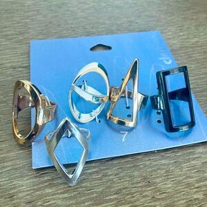 NWT 5-pc Mixed Metals Geometric Rings Set